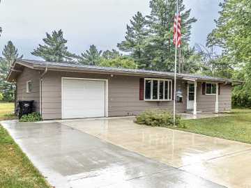 Black River Falls, WI: 119 Scott Street