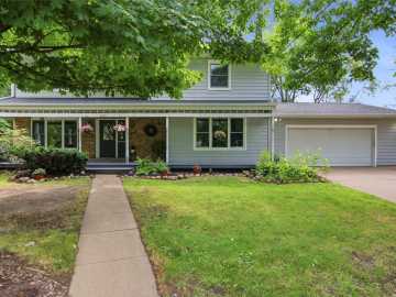 Altoona, WI: 2319 Hillside Road