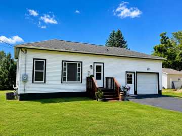 Glenwood City, WI: 740 1st Street