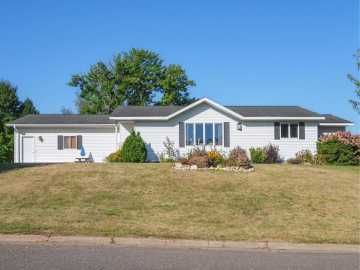 Cadott, WI: 104 W Southridge Court