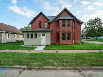 Independence, WI: 23913 Adams Street