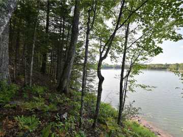 Drummond, WI: 13025 Brady Road