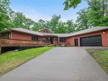 Cumberland, WI: 2207 Barron Polk Street