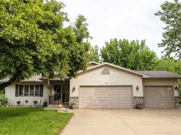 Eau Claire, WI: 1929 Seclusion Drive