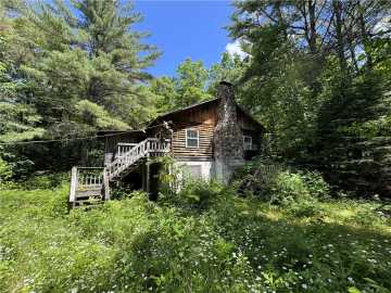 Hayward, WI: 12251N Hollywood Drive