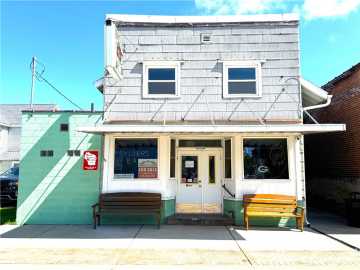 Independence, WI: 23736 Washington Street