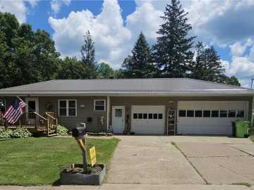 Neillsville, WI: 105 Court Street