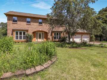 Altoona, WI: 6720 South Shore Drive