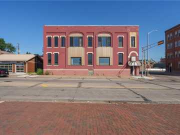Chippewa Falls, WI: 2 Bay Street