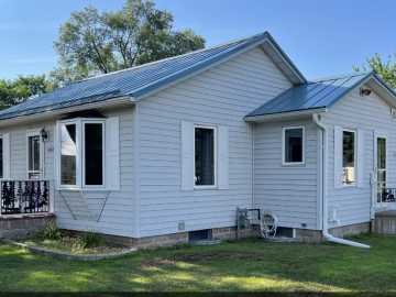 Altoona, WI: 1804 Bartlett Avenue