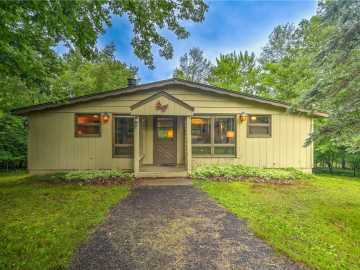 Danbury, WI: 4374 Morning Star Drive