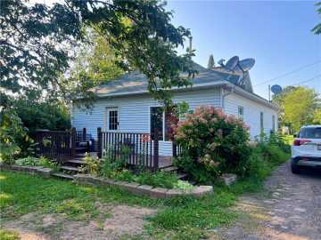 Clayton, WI: 115 Polk W Avenue