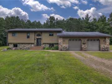 Bruce, WI: 1021 N Trails End St Avenue