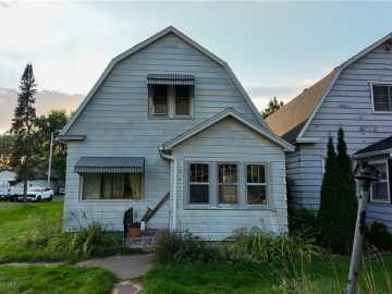 Superior, WI: 2011 Logan Avenue