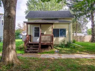 Menomonie, WI: 1414 Stout Street