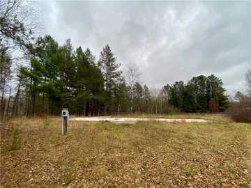 Trego, WI: W6917 Pierce Homestead Road