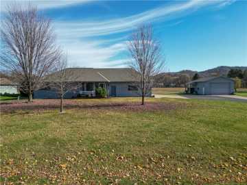 Holmen, WI: 8536 N Hanson Drive