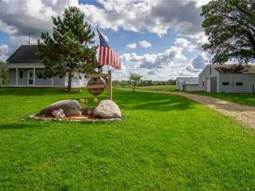 Clear Lake, WI: 230 1st E Avenue