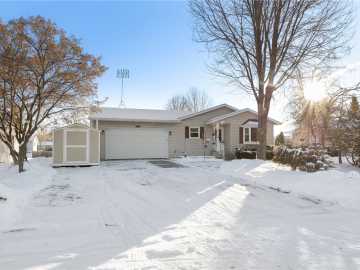 Tomah, WI: 910 Farmer Avenue