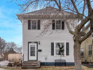 Eau Claire, WI: 903 Summer Street