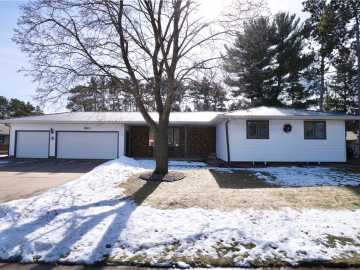 Eau Claire, WI: 1511 Pine Park Drive 