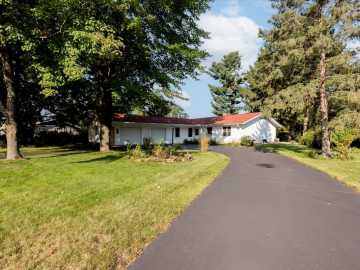 Menomonie, WI: 785 River Heights Road