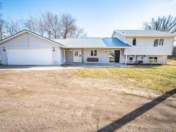 Amery, WI: 1094 40th Street