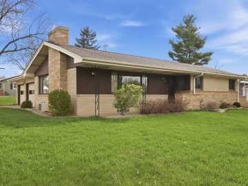Eau Claire, WI: 827 Park Ridge Drive