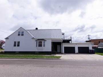 Independence, WI: 23743 Adams Street