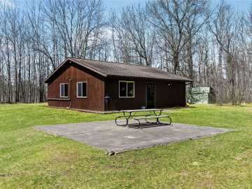 Gordon, WI: 12235 E Crooked Lake Road 