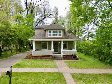 Eau Claire, WI: 1533 E Madison Street