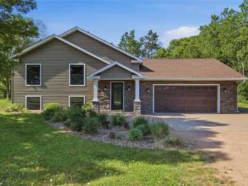 Cameron, WI: 1944 16 1/2 Avenue