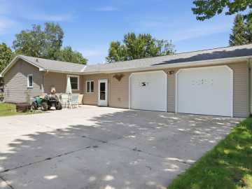 Eau Claire, WI: 3201 Lotus Street