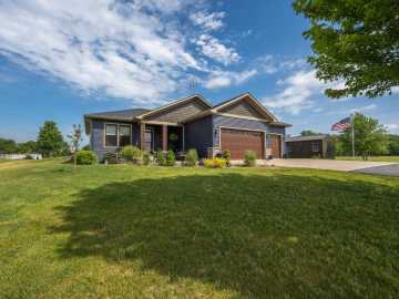 Osceola, WI: 2239 83rd Avenue