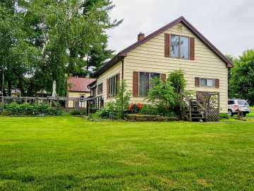 Hixton, WI: 176 2nd St. 