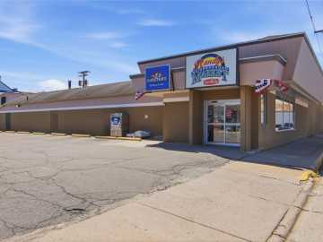 Whitehall, WI: 36394 Ellis Street