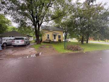 Rice Lake, WI: 1002 Cora Avenue