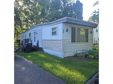 Elmwood, WI: 429 S Scott Street