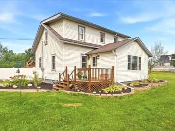 Cumberland, WI: 825 1st Avenue