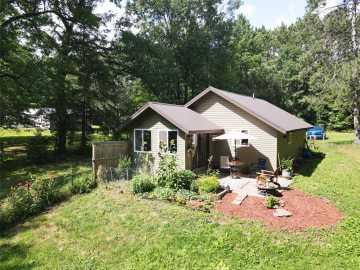 Holcombe, WI: N581 Chippewa Avenue