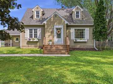 Eau Claire, WI: 3305 Halsey Street