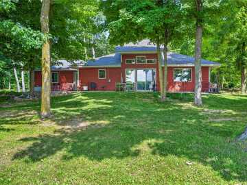 Shell Lake, WI: 318 Wennenberg Shore Drive
