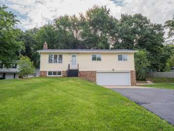 Altoona, WI: 1127 5th E Street