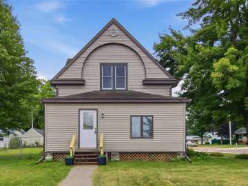 Barron, WI: 810 E La Salle Avenue