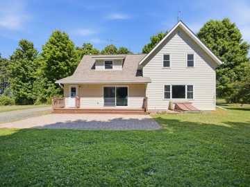 Amery, WI: 1588 Kennedy Mill Avenue