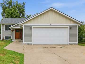 Altoona, WI: 408 5th W Street