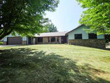 Chippewa Falls, WI: 302 Summit Court