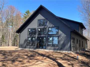 Stone Lake, WI: 6069 N Elsie Road