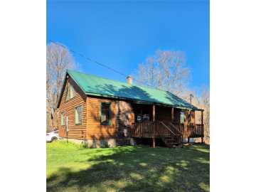Draper, WI: 3108 W Howard Street