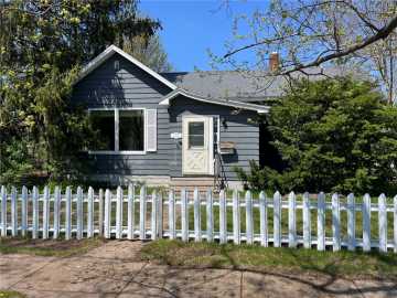 Altoona, WI: 1712 Garfield Avenue